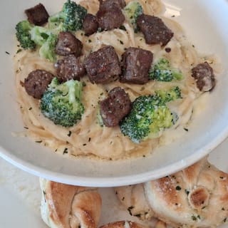 Broccoli & Beef Alfredo